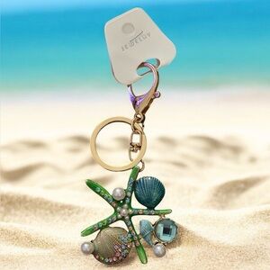 Gold tone Starfish and shells Keychain/bag charm rhinestone and faux pearl. New